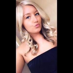 Meet your Posher, Adrienne